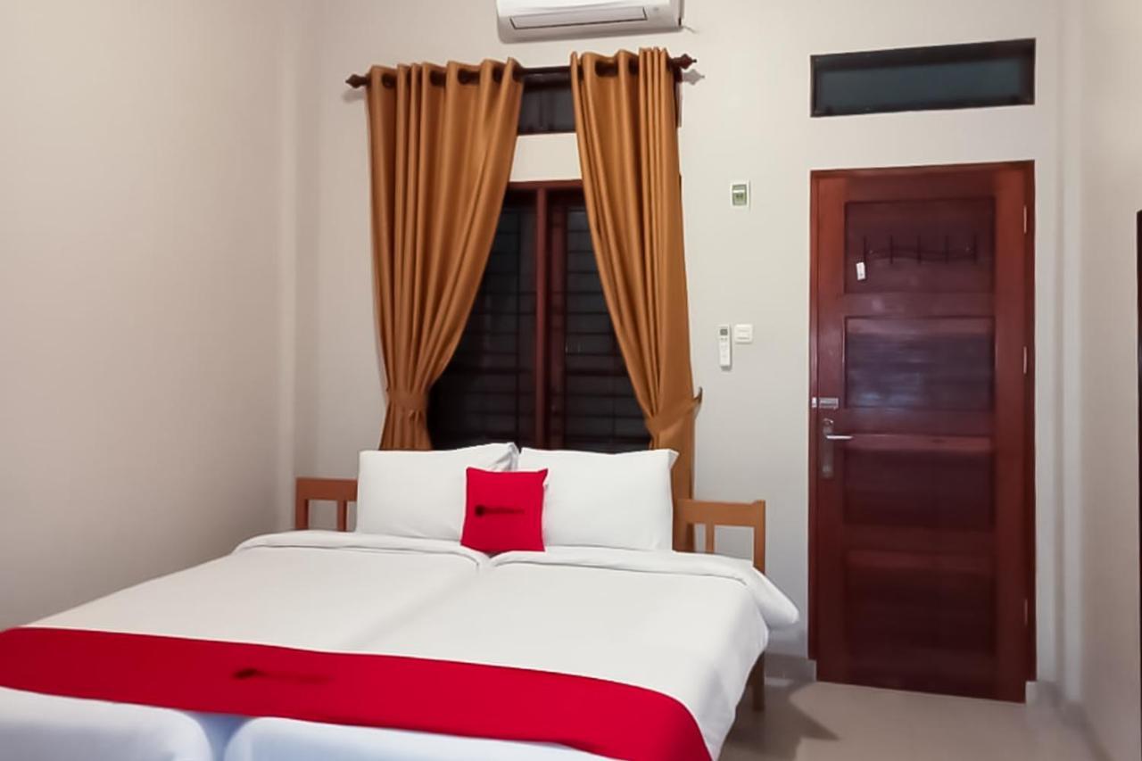 Reddoorz At Joyce Guest House Medan Exterior foto