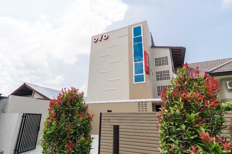 Reddoorz At Joyce Guest House Medan Exterior foto